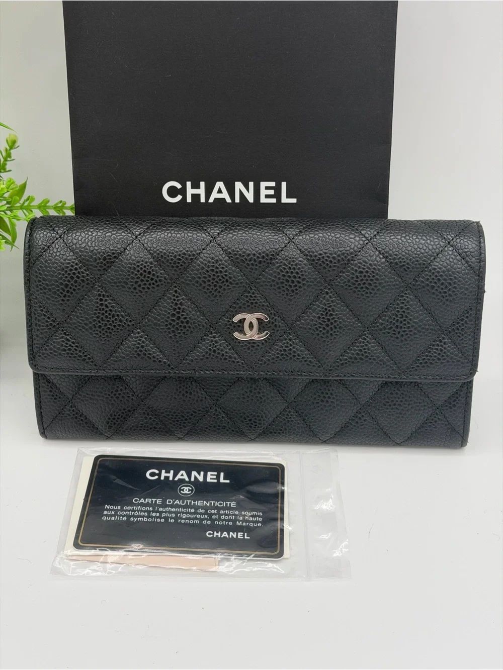 CHANEL Black Quilted Classic Flap Wallet Caviar skin with silver CC Logo😍